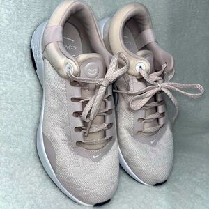 Nike Lightweight Cushioned Running Shoes – US 9